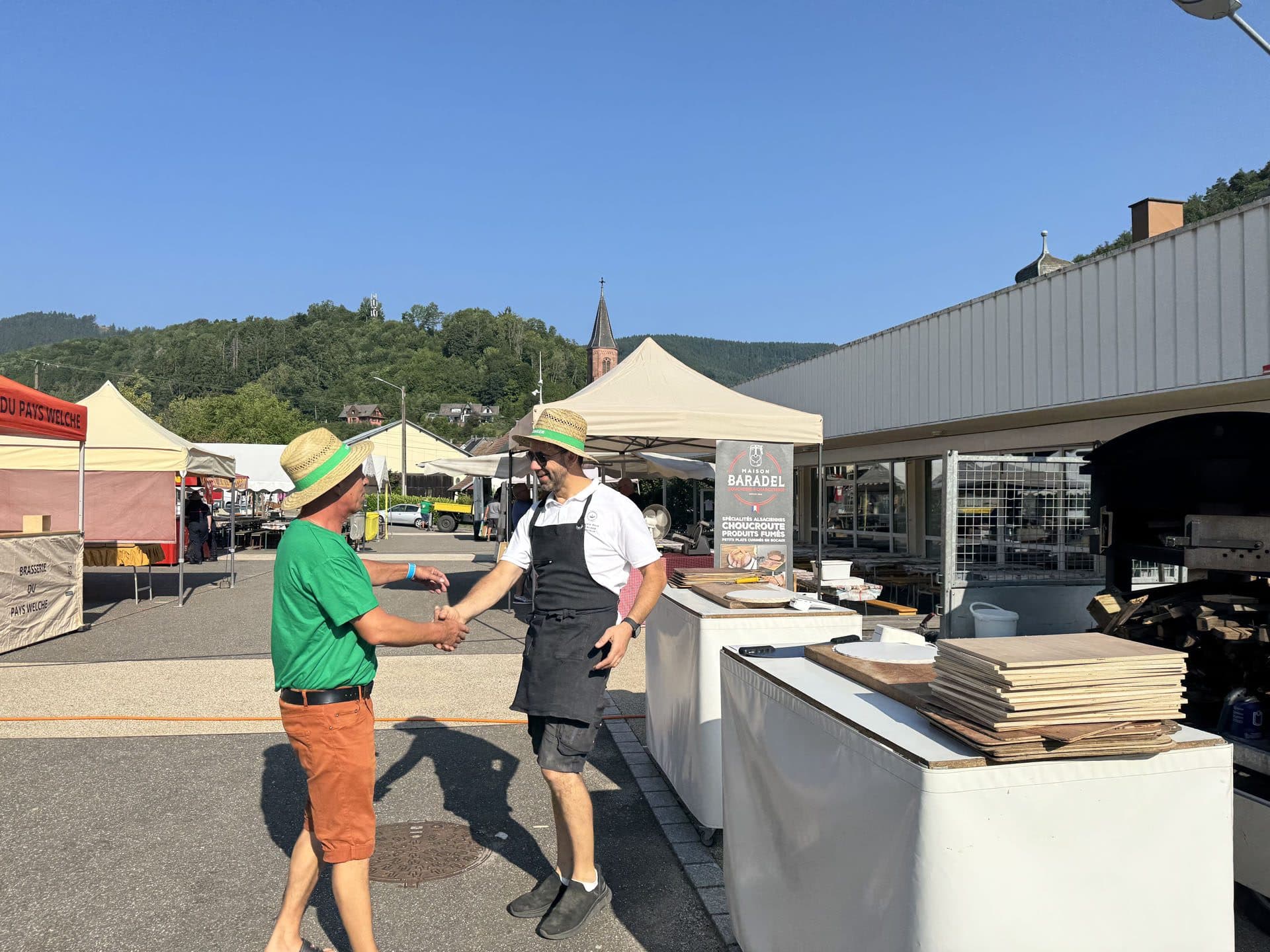 Repas d'association autour d'une tarte flambée