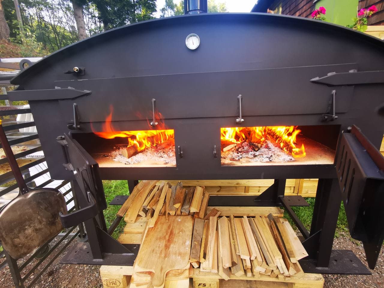 Four à bois en pleine chauffe
